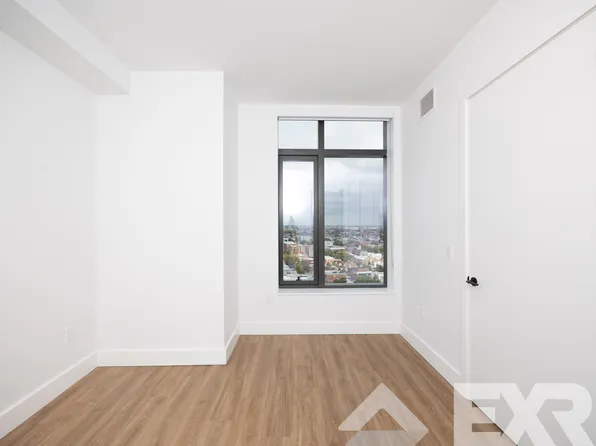 2230 Cropsey Avenue image 9 of 70