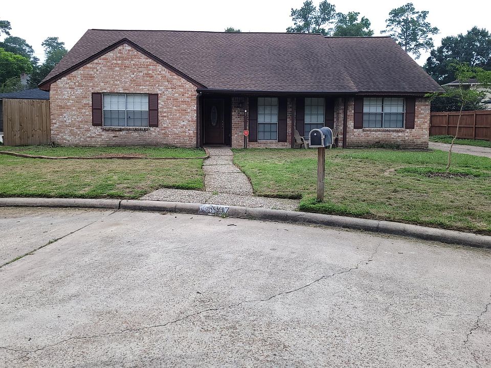 Front view of the house.