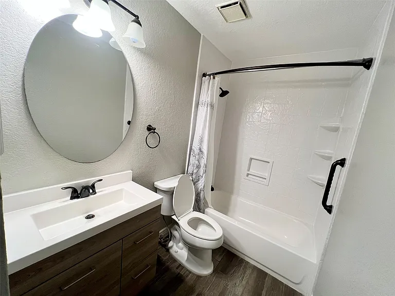 3215 Keywood Ln — Photo 16