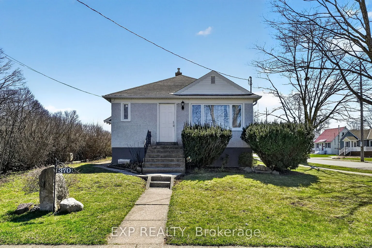 370 Clarence St photo 1