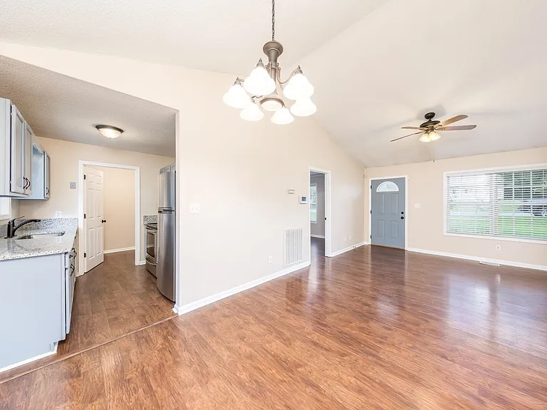 900 Granny White Rd — Photo 4