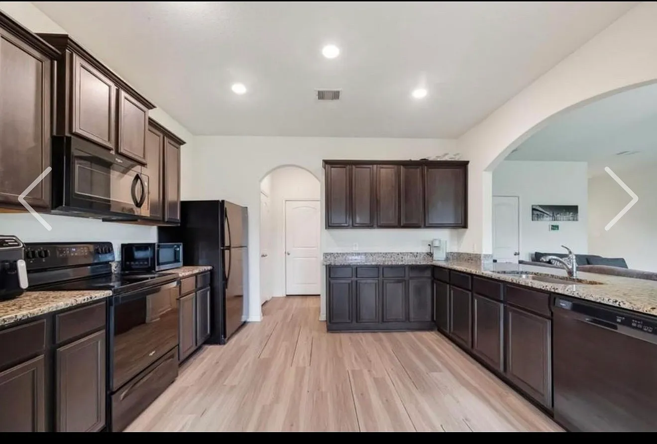 3 bed, 2.5 bath, $2,655 — Photo 2
