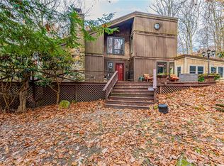 122 Fawn Ln, Acme, PA 15610