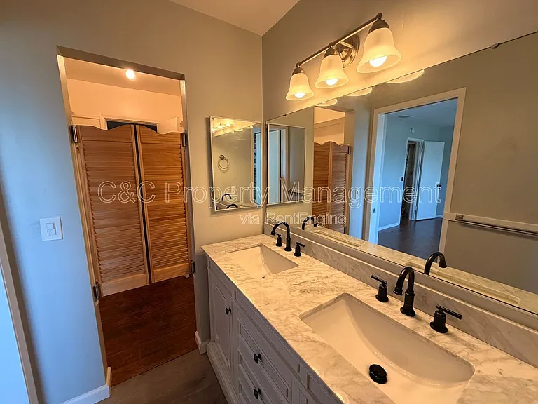 410 Mira Loma Ln — Photo 11