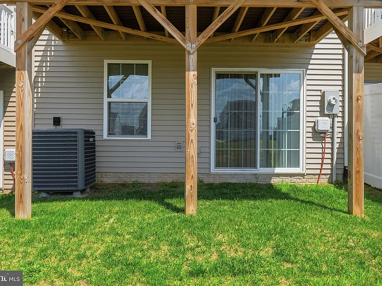 8718 Stevenson Ln — Photo 36