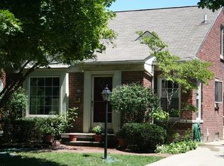 462 Moran Rd, Grosse Pointe Farms, MI 48236