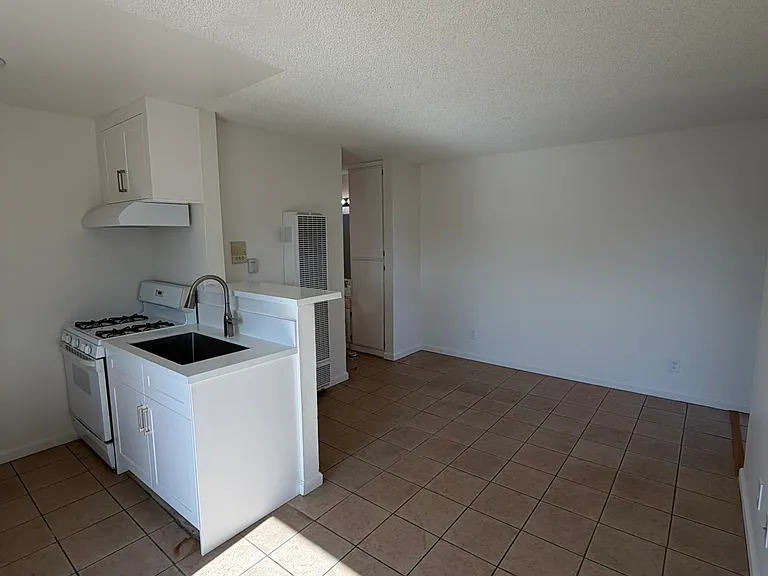 828 N Neptune Ave #4 — Photo 8