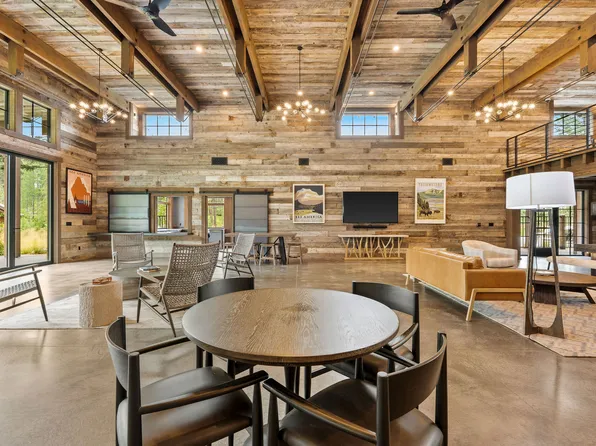 253 Chief Cliff Ct, Bigfork, MT 59911