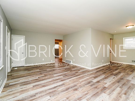 4th image of 1374 Byron Ave