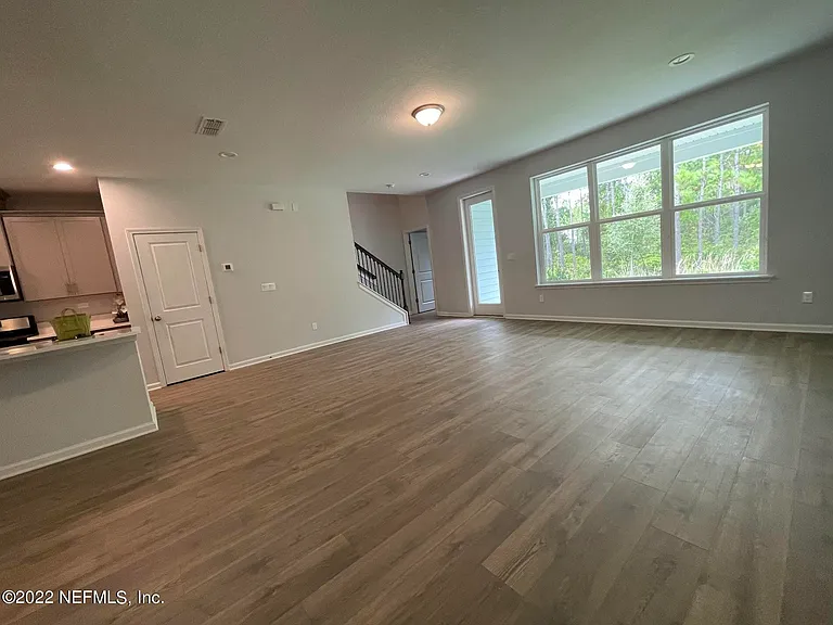 233 Charlie Way — Photo 10