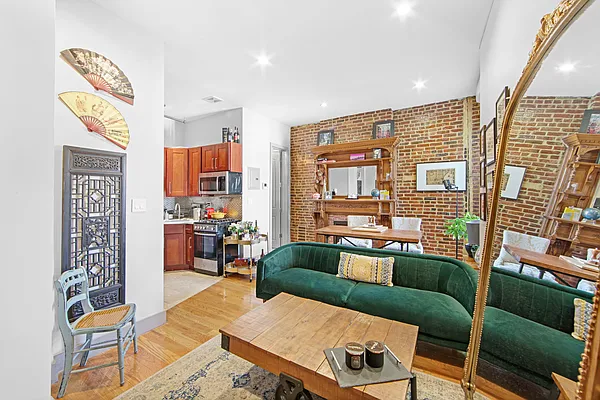 Rented by Charney Real Estate LLC | media 17