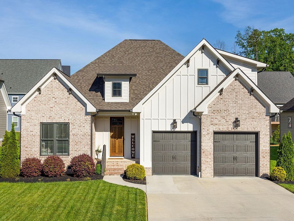 1st image of 2323 Large Oak Dr
