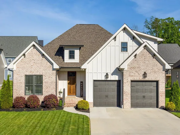 2323 Large Oak Dr, Ooltewah, TN 37363