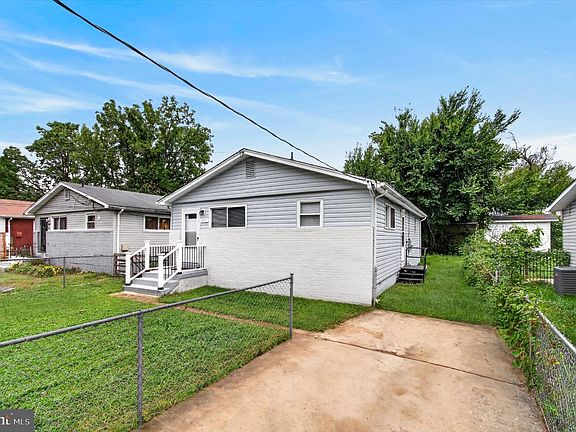 2nd image of 405 Birchleaf Ave