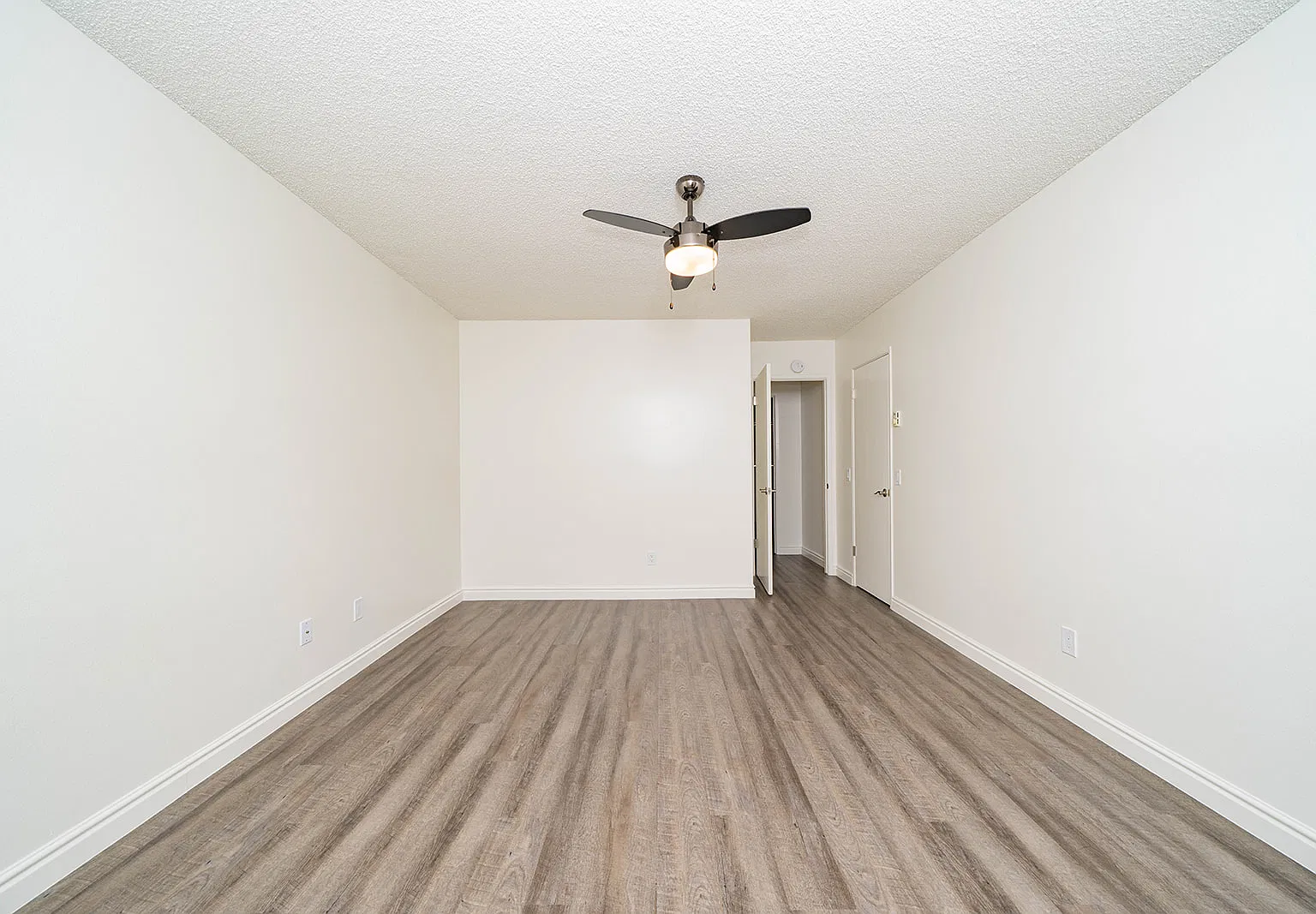 2 bed, 1100 sqft, $2,745 — Photo 2