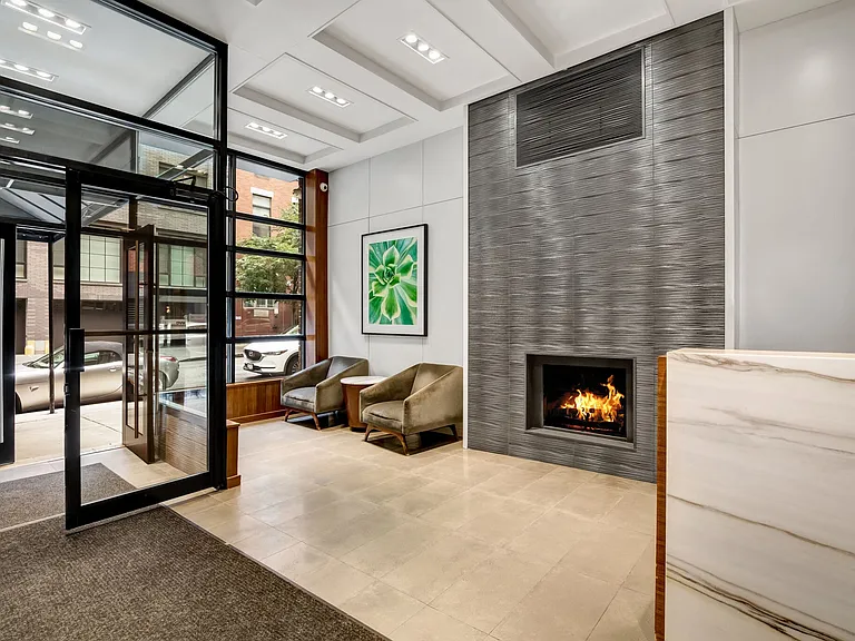 321 E 22nd St #5U — Photo 7