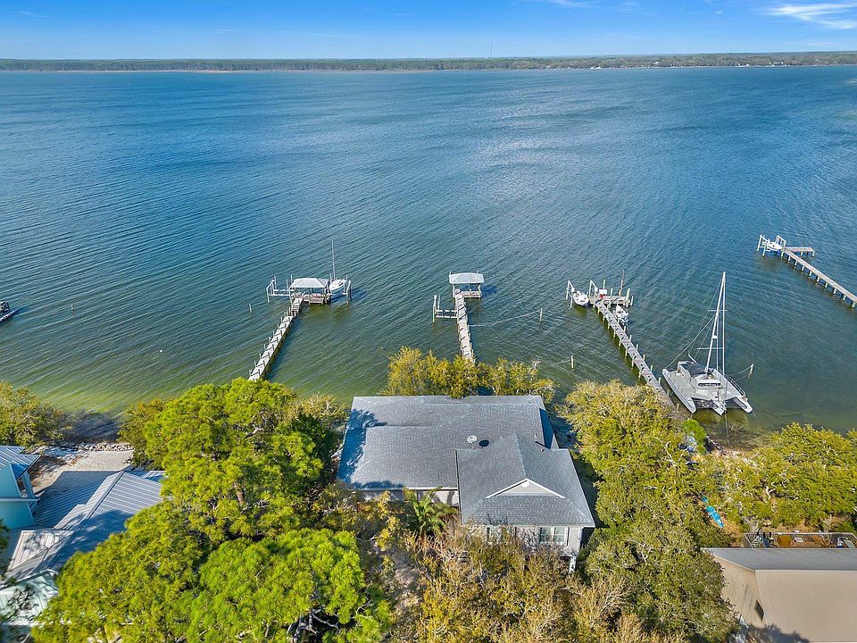 1st image of 161 Harbor Cir