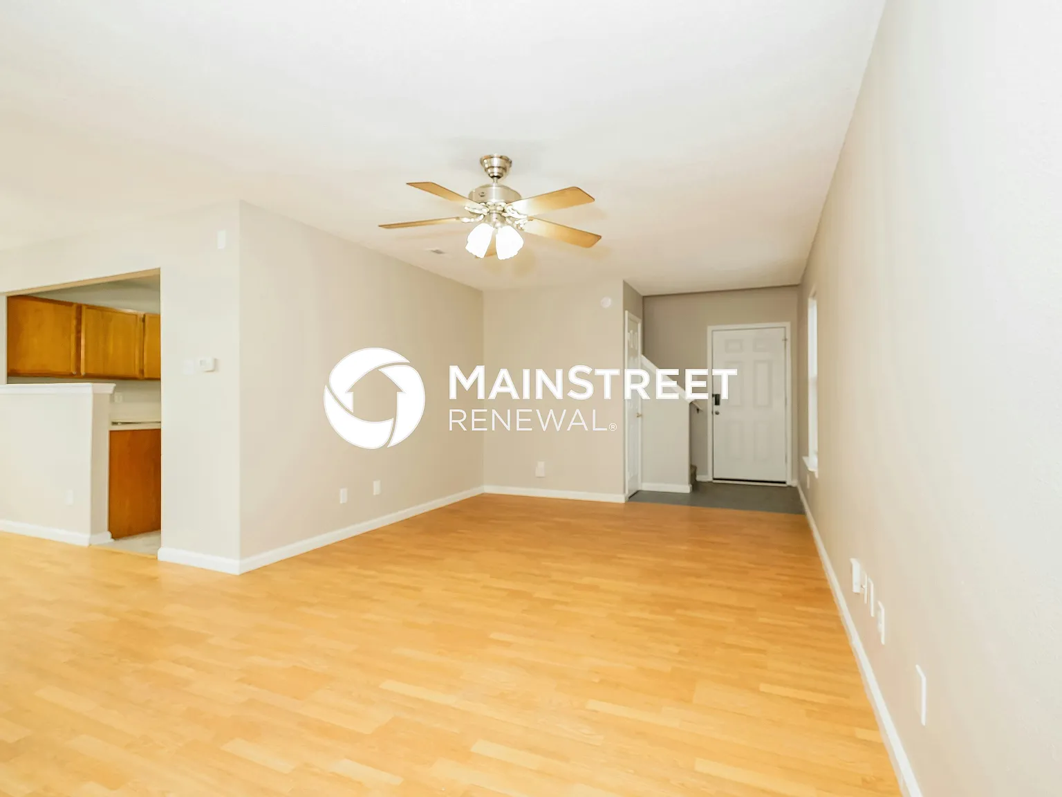 1146 Freemont Ln — Photo 3