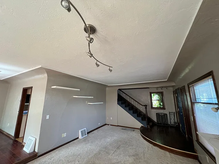 800 Yakima St — Photo 15