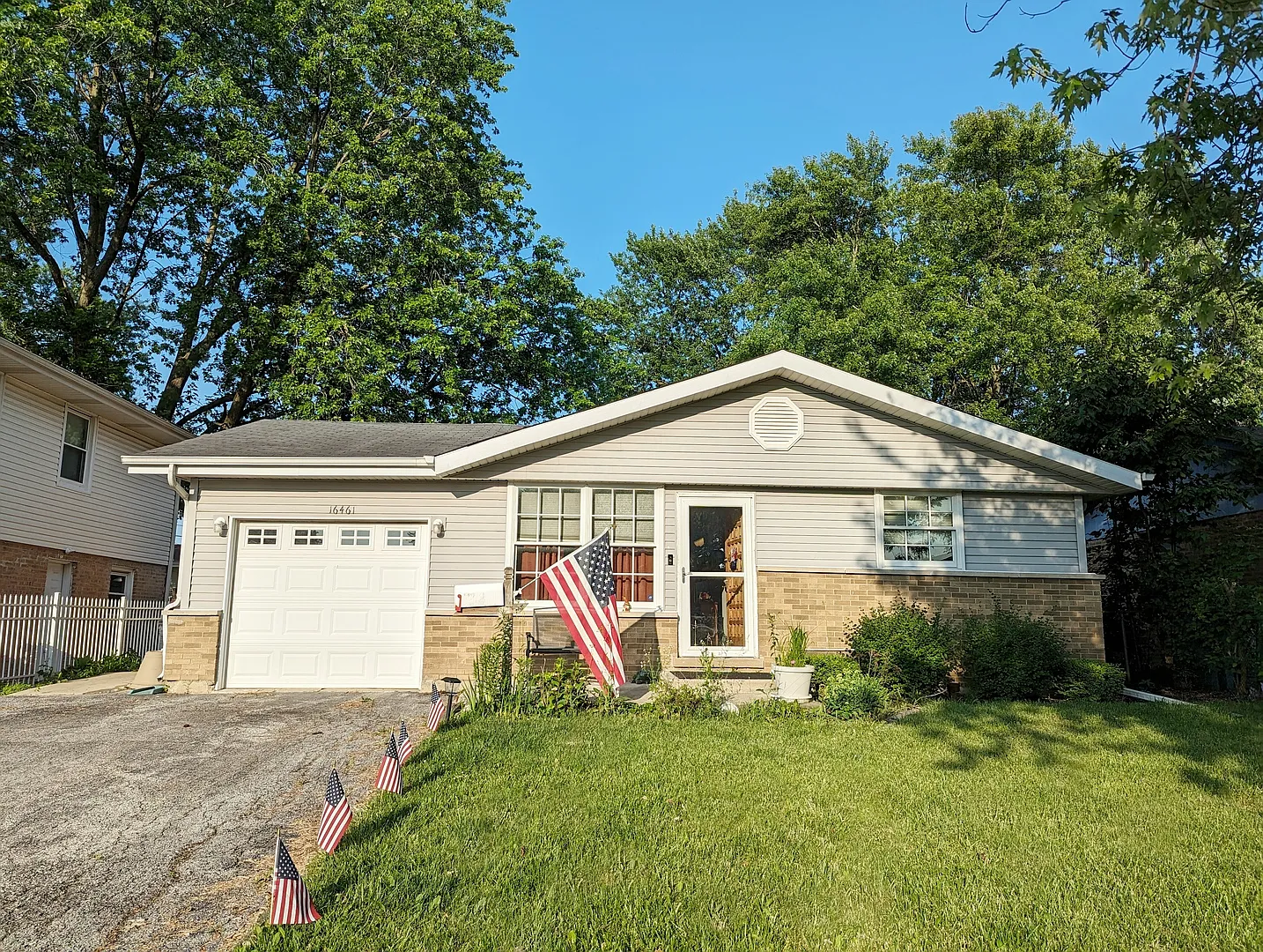 16461 Roy St photo 1