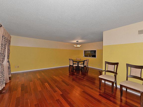 5th image of 10425 Corbeil Dr