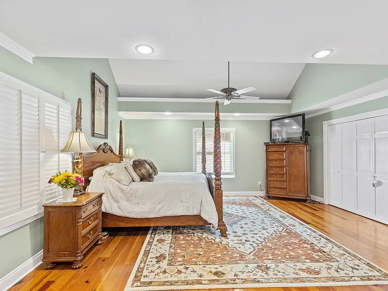 1026 S Morgan Ave — Photo 14