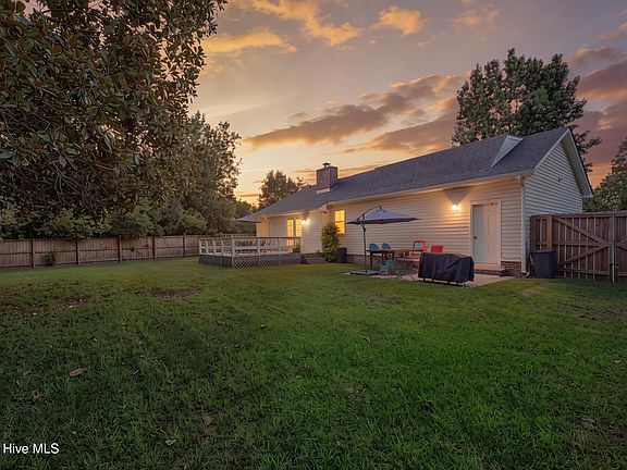 2nd image of 265 Bayberry Court