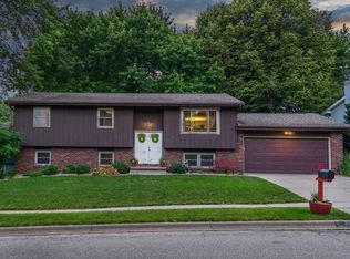 315 Raleigh Ct, Normal, IL 61761