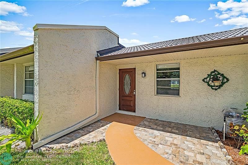 1st image of 429 Golden River Dr #429