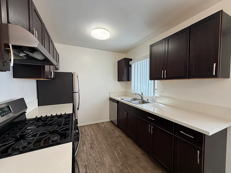 1942 Pelham Ave #2 — Photo 5