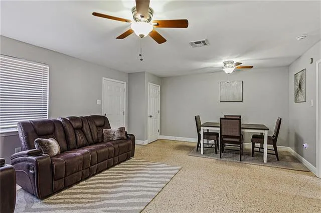 2 bed, 1.0 bath, 867 sqft, $1,400 — Photo 3