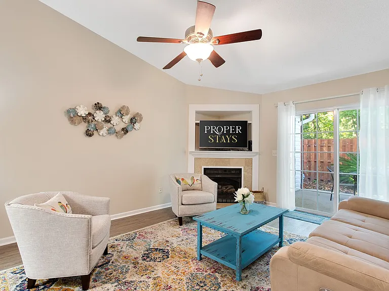1361 Pinnacle Ln — Photo 1