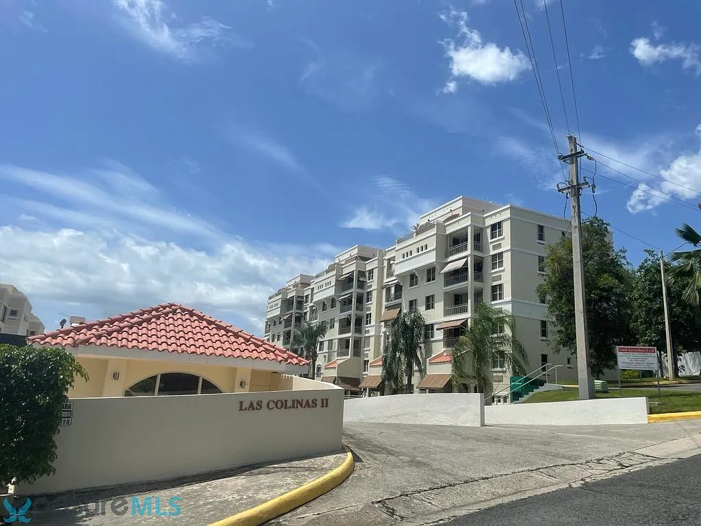 Las Colinas (Condominio) — Photo 1