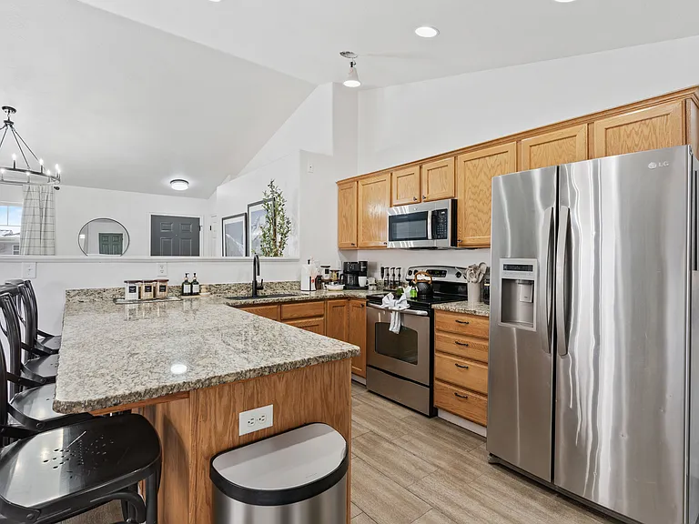 120 N Century Dr — Photo 16