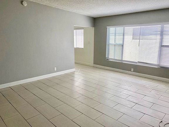 4th image of 833 Victor Ave APT 8