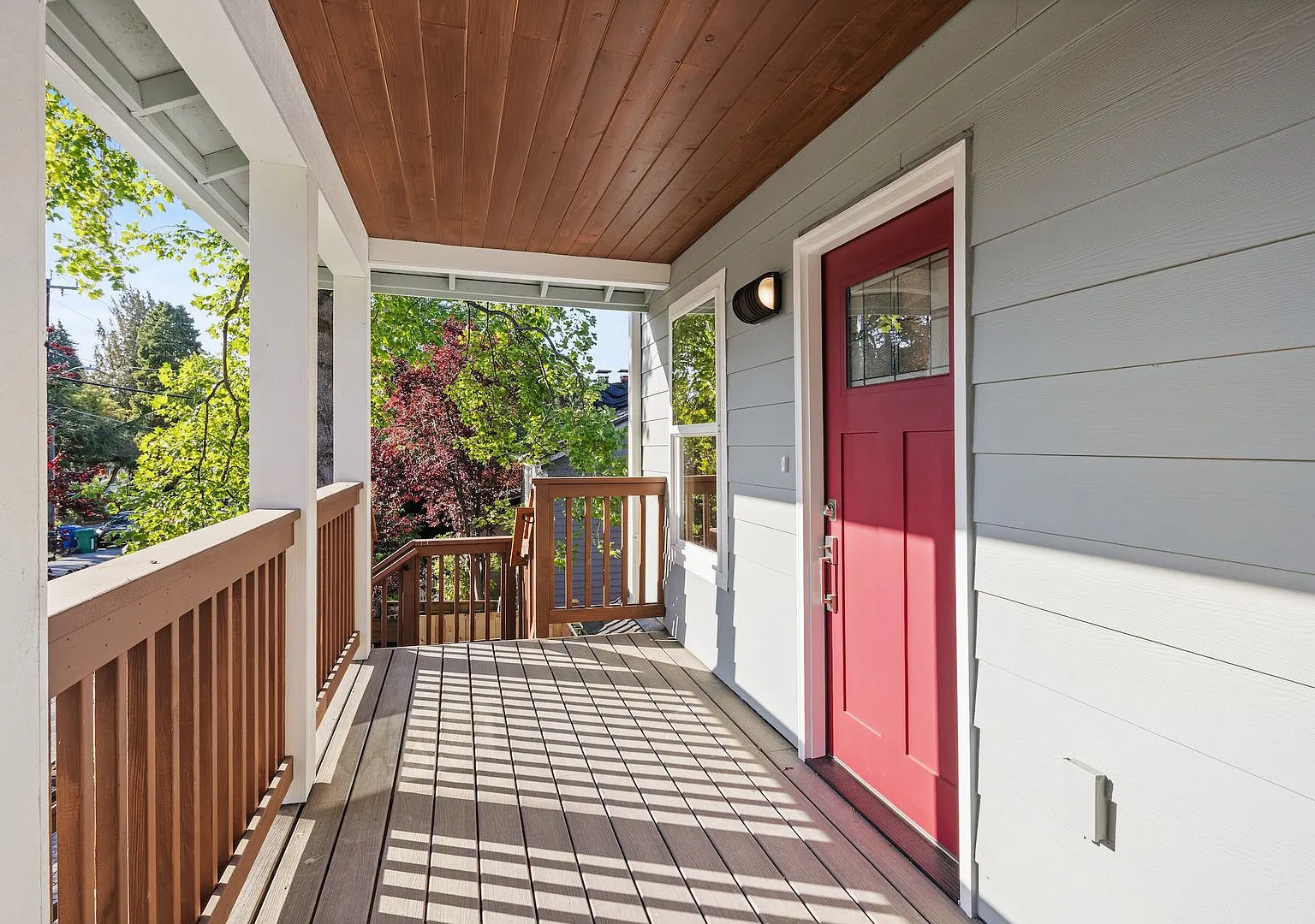 Beautifully Renovated 4BR Home in North Seattle! — Photo 2