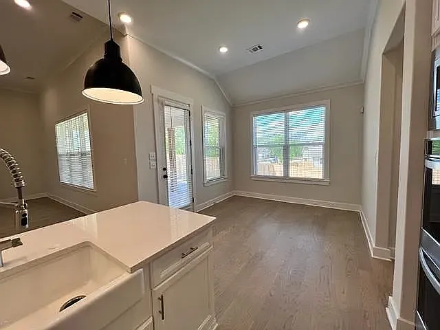490 Mount Ivy Dr — Photo 9
