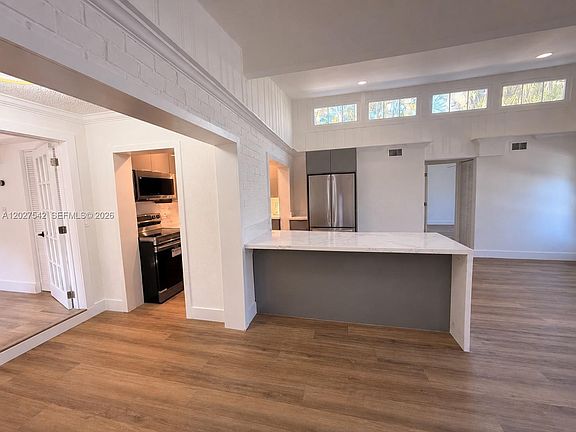 4th image of 2627 NE 213th St