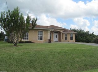 617 Chattman St E, Lehigh Acres, FL 33974
