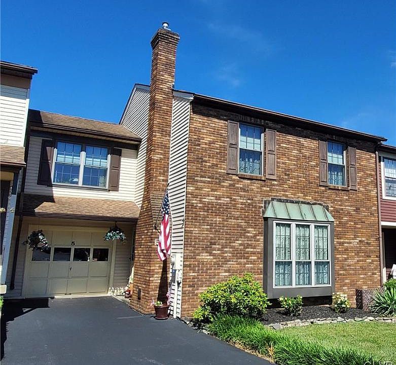 1st image of 5 Lexington Ct