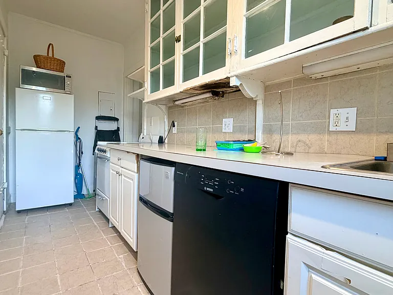 10 Dana St #206 — Photo 5