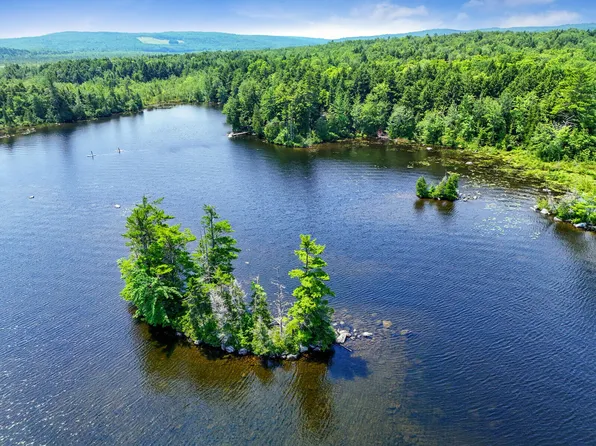 89 Poplar Point Road, Mount Vernon, ME 04352