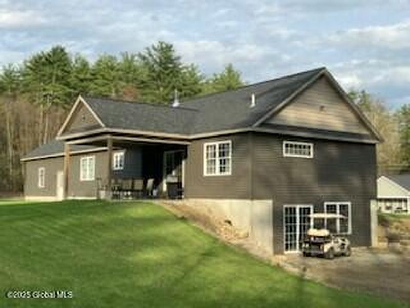 2nd image of 87 Carroll Lane
