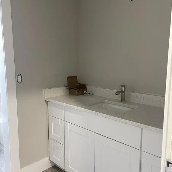 1446 S Hillcrest Ave — Photo 4