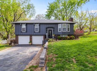 5929 Haskins St, Shawnee, KS 66216