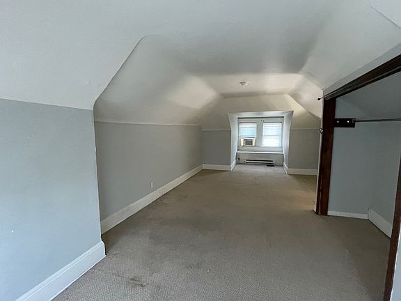 3rd image of 30 E Oakland Ave #11209587