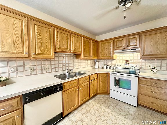 2nd image of 93 Woodland Avenue
