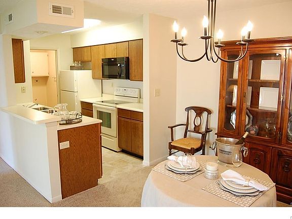 2nd image of 1401 Lake Pointe Way APT 1