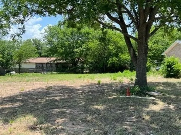114 Elm Ln, Roanoke, TX 76262