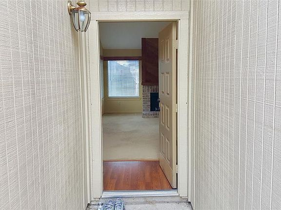 3rd image of 18503 Glen Briar Ln